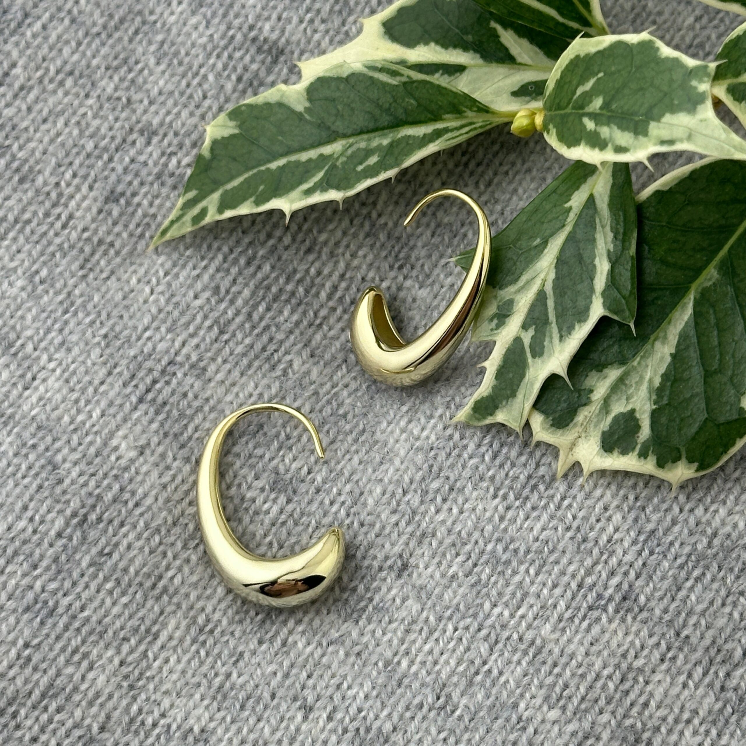 Gold Coating 横顔ビューティ ゆりかご ピアス リトルラグーン鎌倉