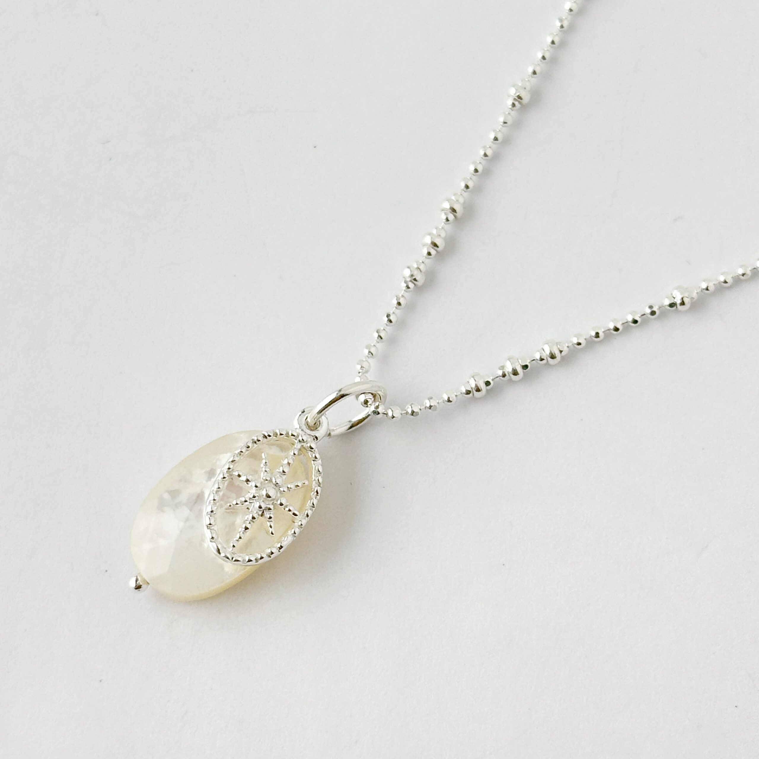 Lagoon Original 白蝶貝＆オーバルスター ネックレス　リトルラグーン鎌倉