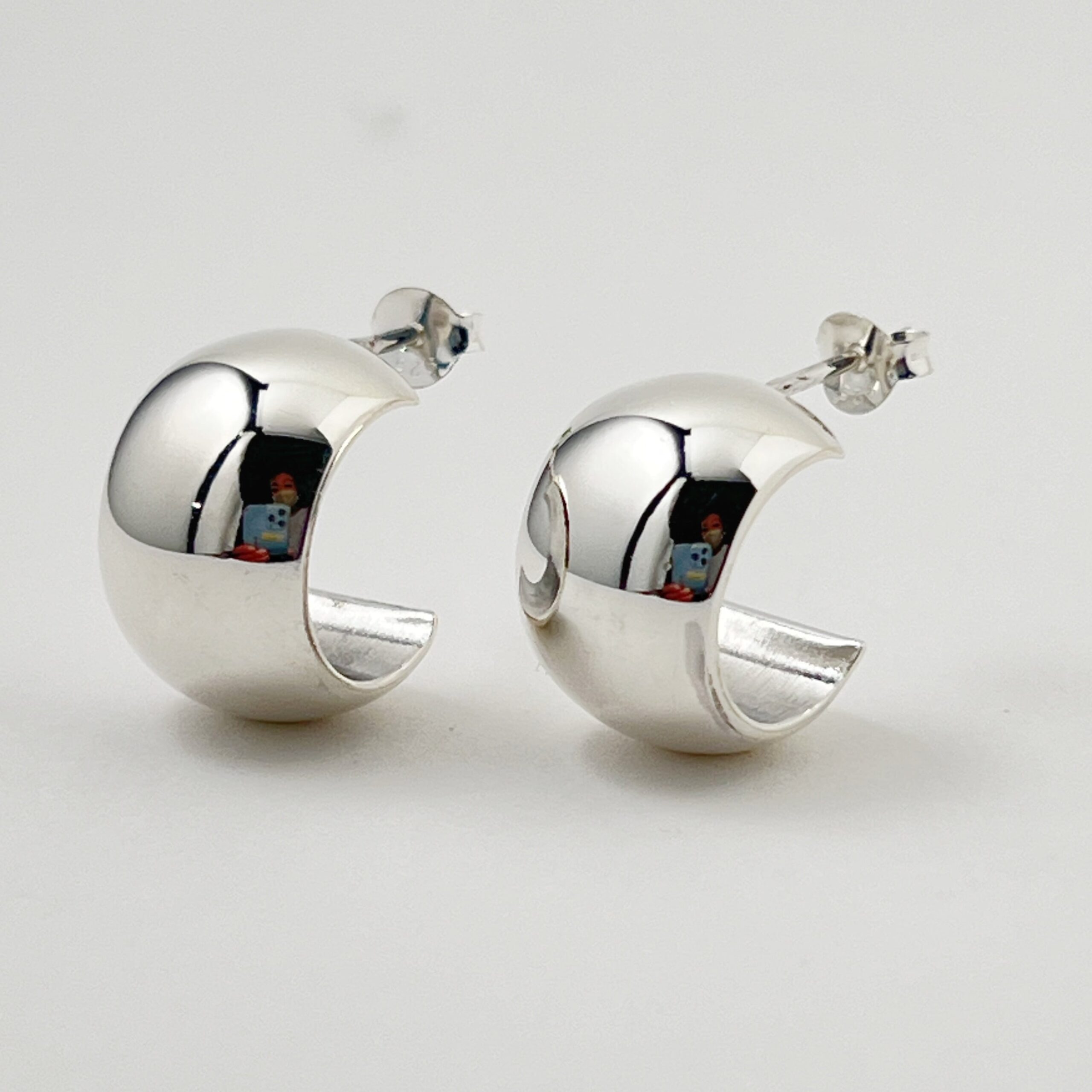 ぷっくり スタッドフープ ピアス　リトルラグーン鎌倉