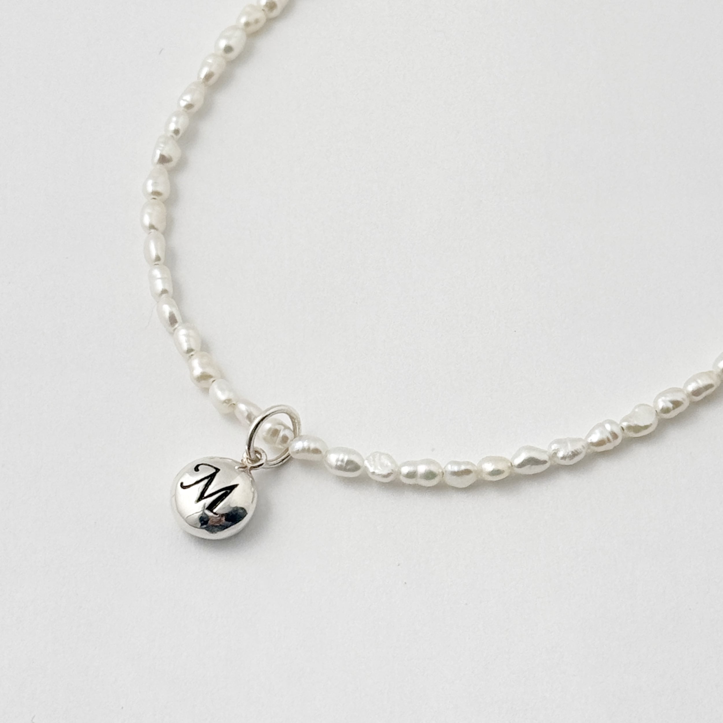 Lagoon Original イニシャルペンダントトップとパールネックレス リトルラグーン鎌倉